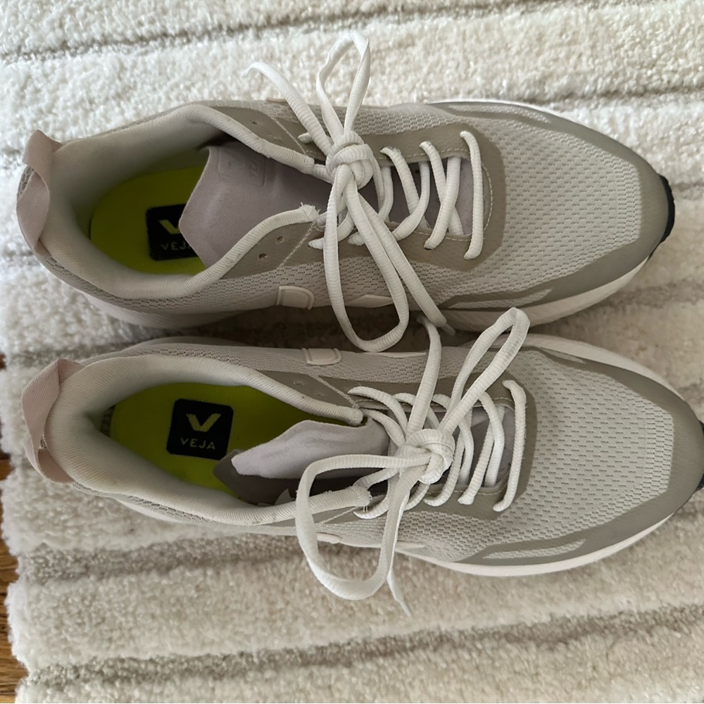 Veja Running Shoes
